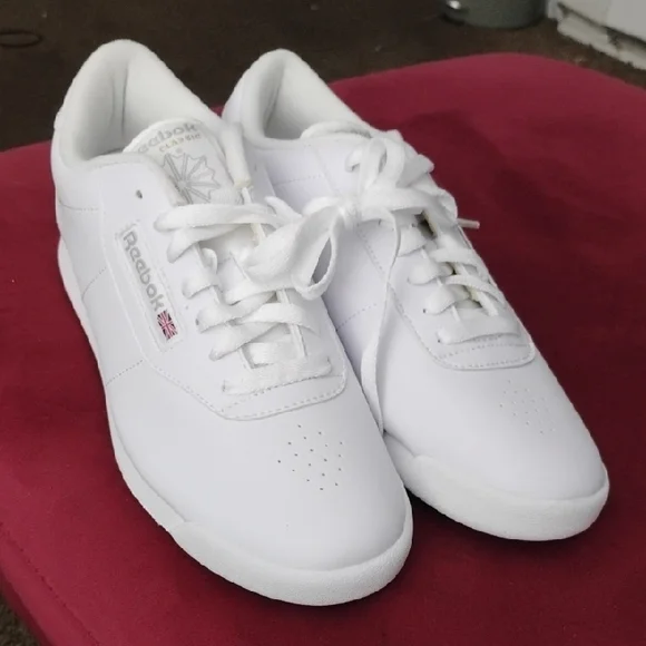 Throwback Reebok - Picture 1 of 5